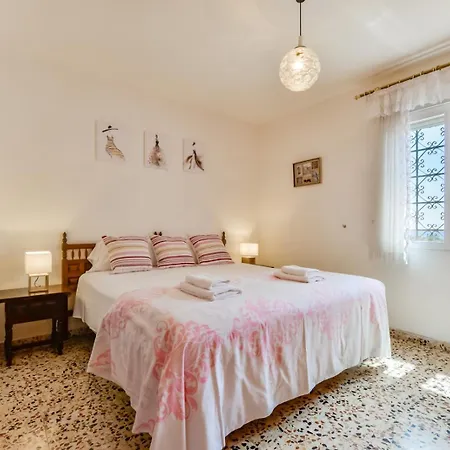 Guzman - Margareta Villa *
